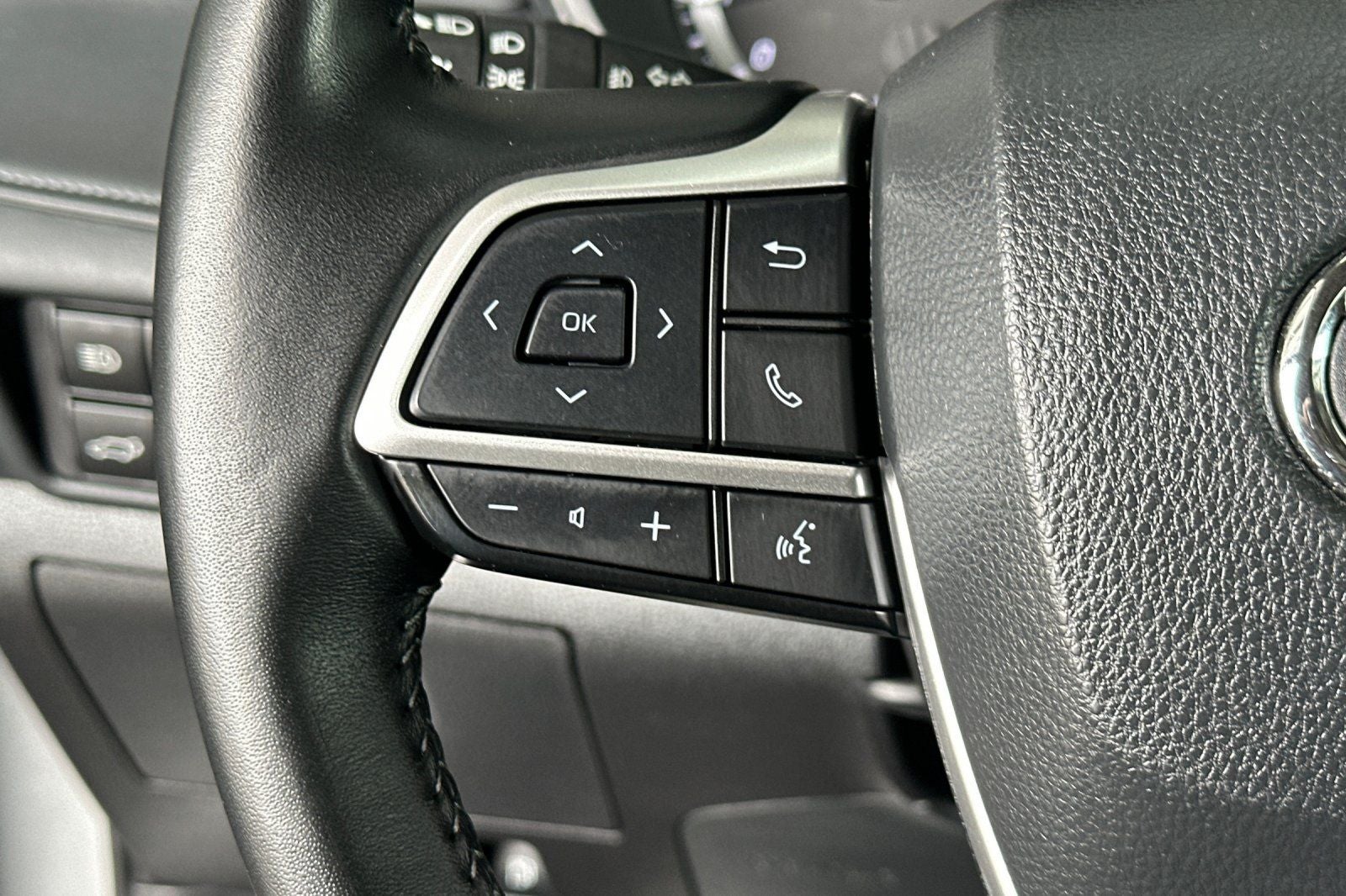 2025 Toyota Highlander LE