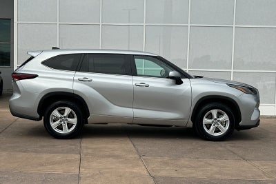 2025 Toyota Highlander LE