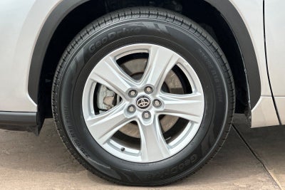 2025 Toyota Highlander LE