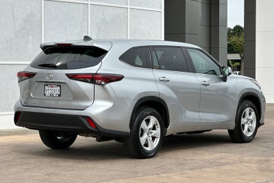 2025 Toyota Highlander LE