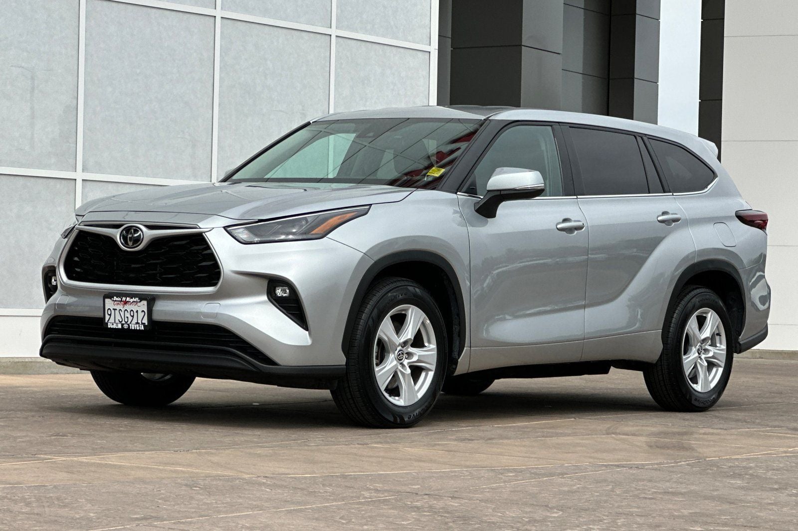 2025 Toyota Highlander LE