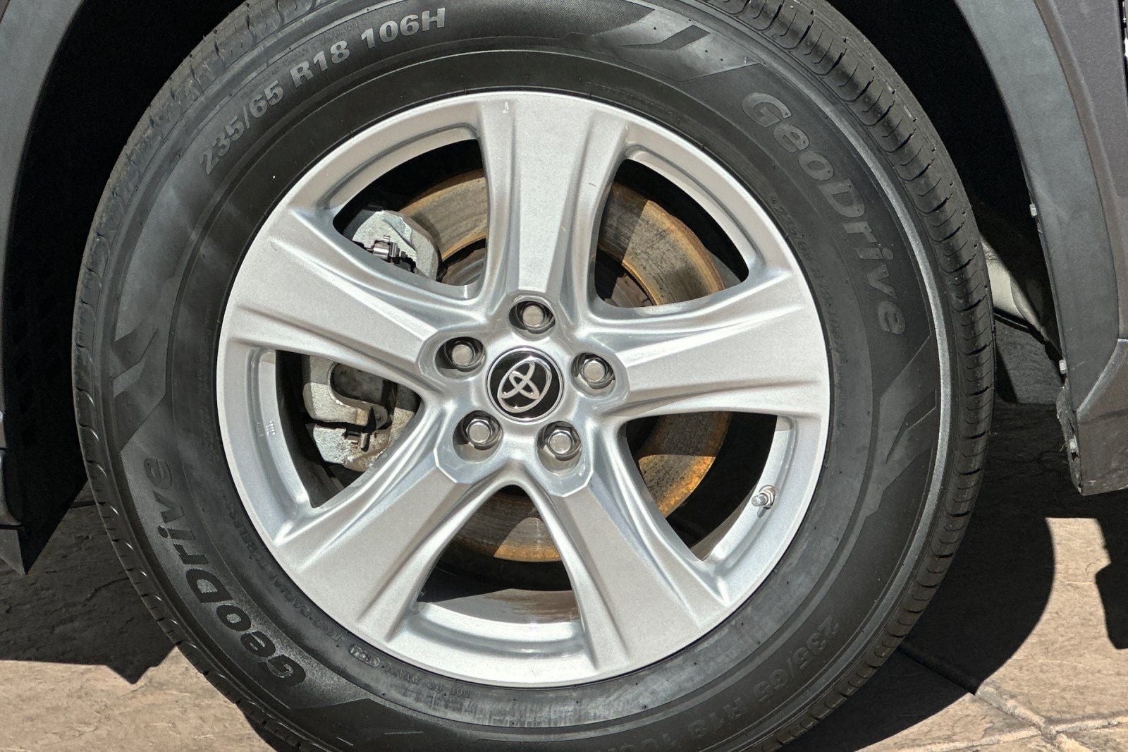 2023 Toyota Highlander LE