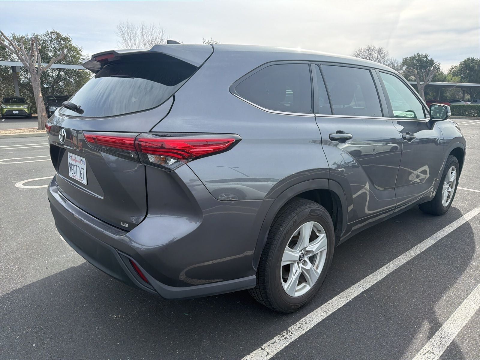 2023 Toyota Highlander LE