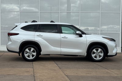 2024 Toyota Highlander LE