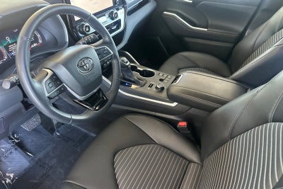 2025 Toyota Highlander XSE
