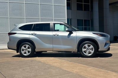 2024 Toyota Highlander LE