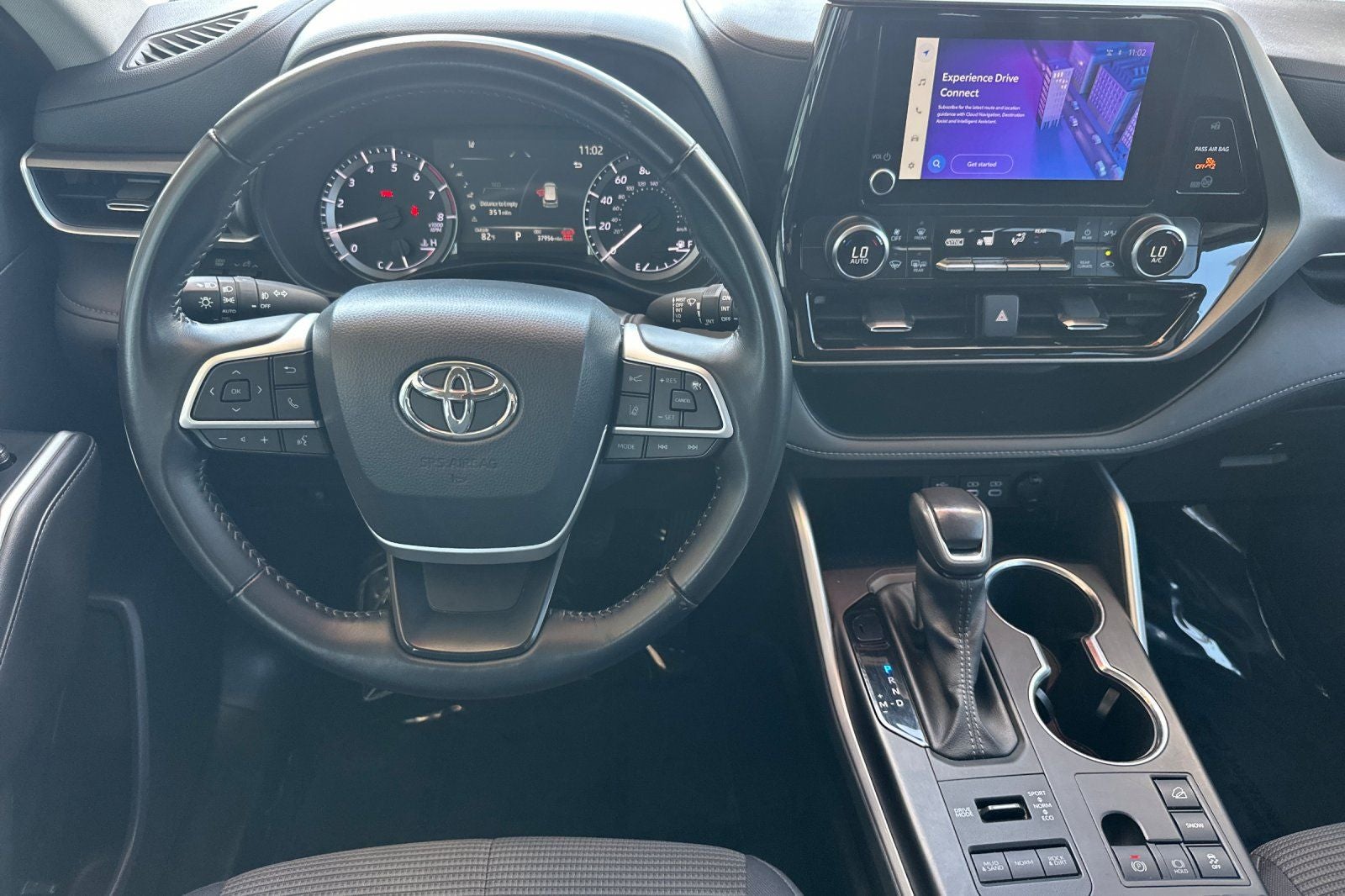 2025 Toyota Highlander LE