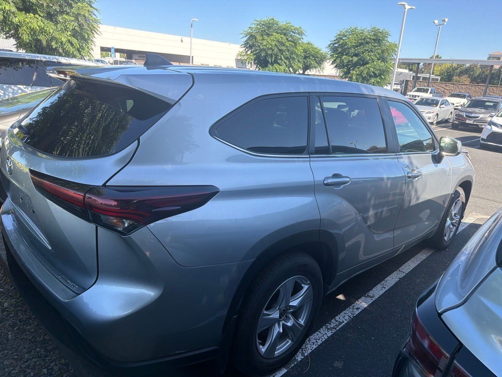 2025 Toyota Highlander LE