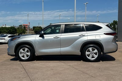 2025 Toyota Highlander LE