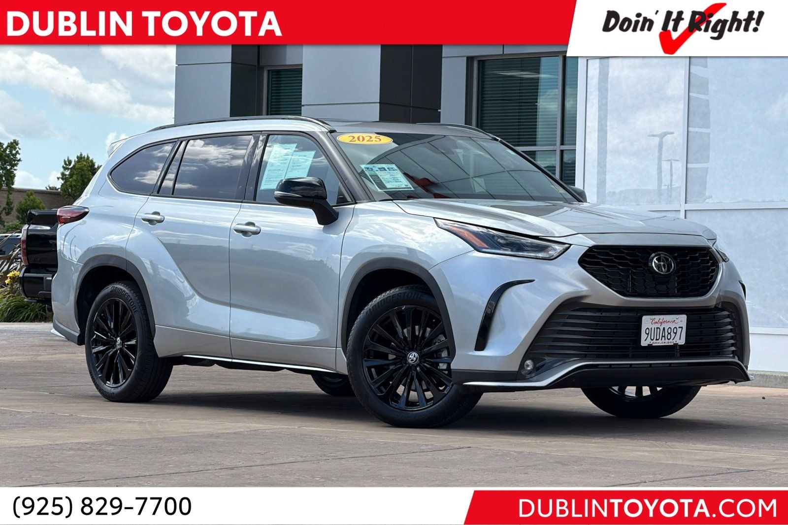 2025 Toyota Highlander LE AWD's photo