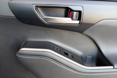 2025 Toyota Highlander XSE