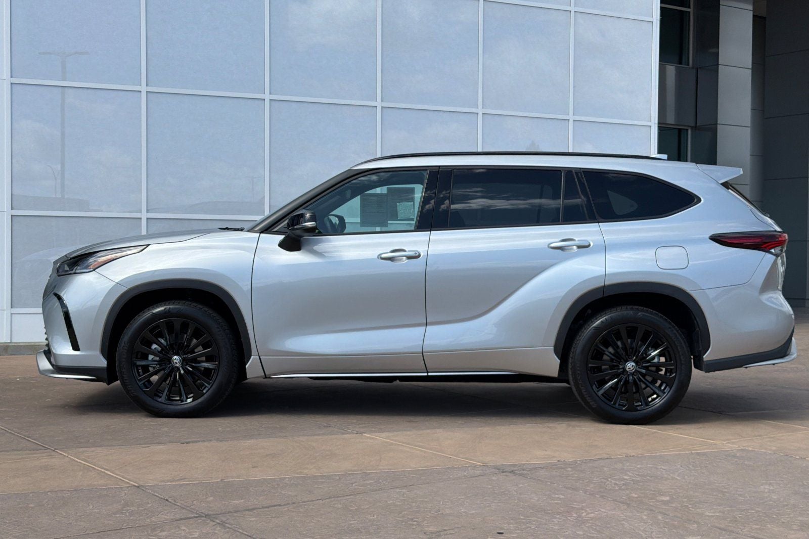 2025 Toyota Highlander XSE
