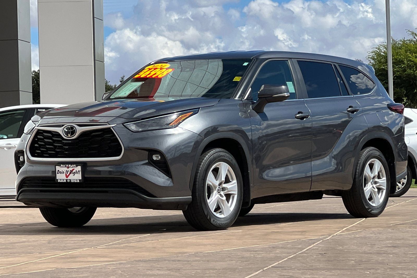 2024 Toyota Highlander LE