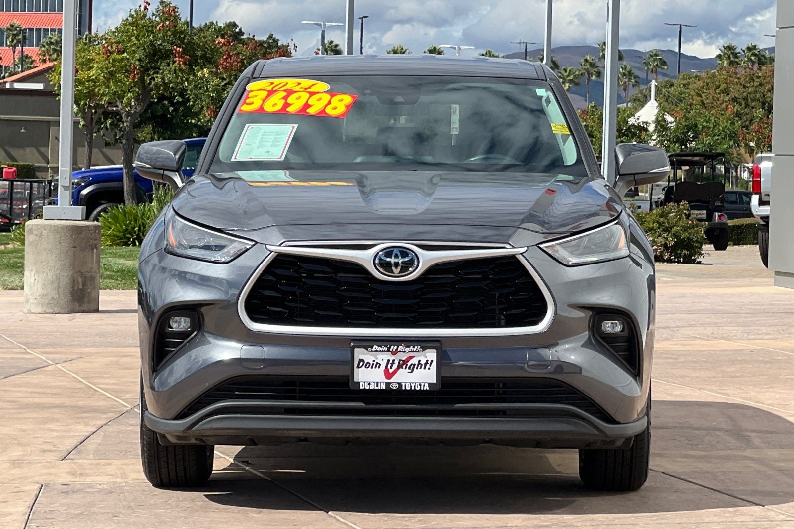 2024 Toyota Highlander LE