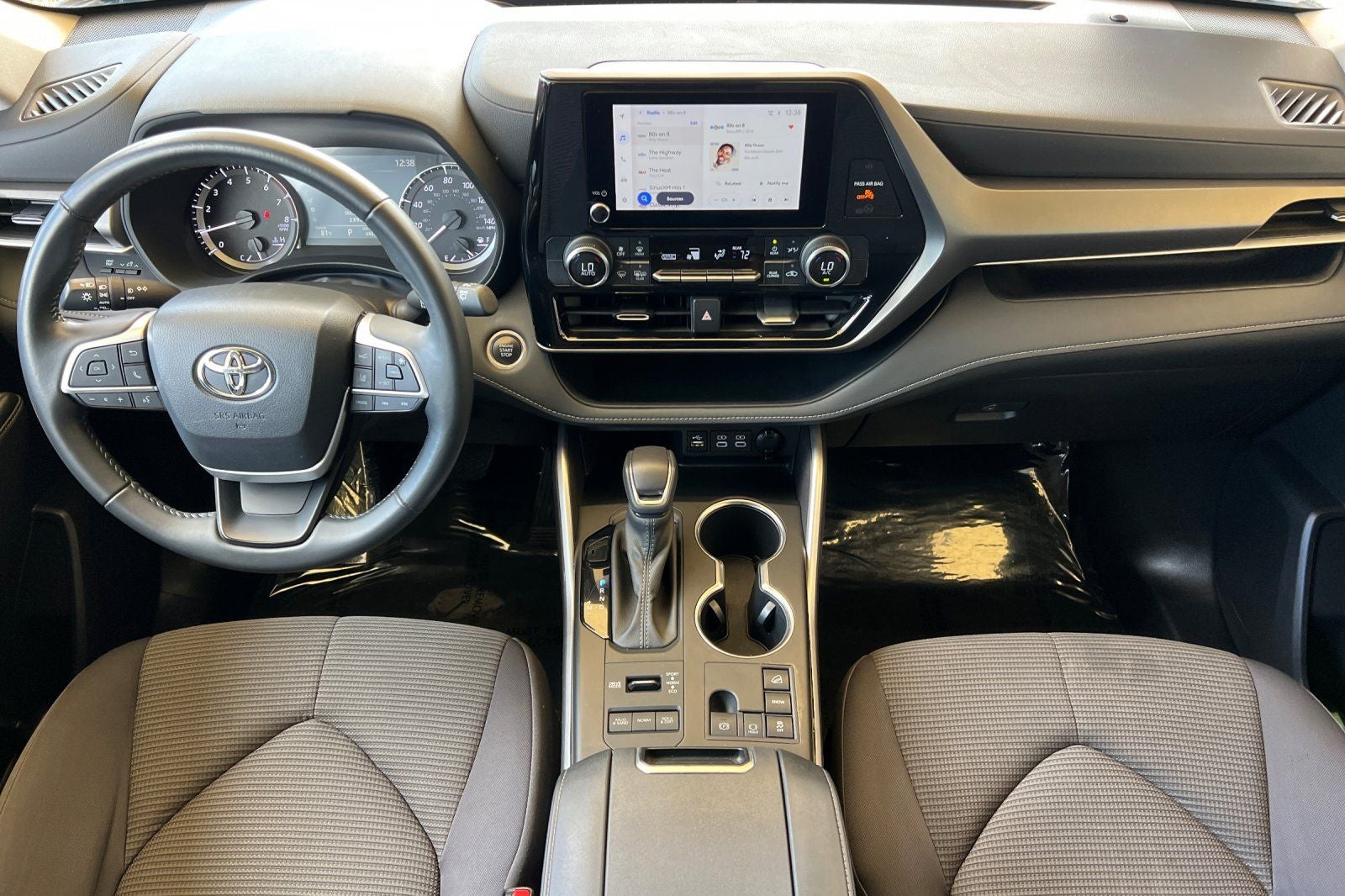 2024 Toyota Highlander LE