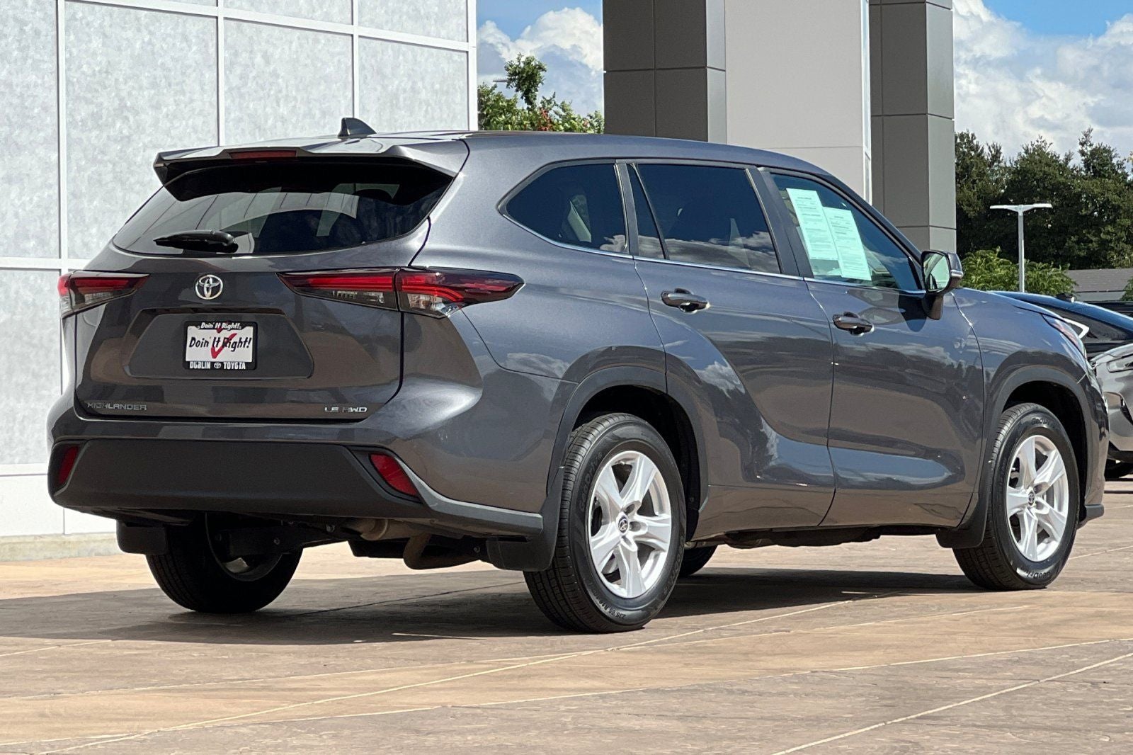 2024 Toyota Highlander LE