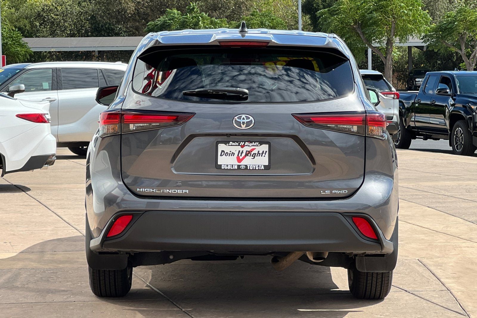 2024 Toyota Highlander LE