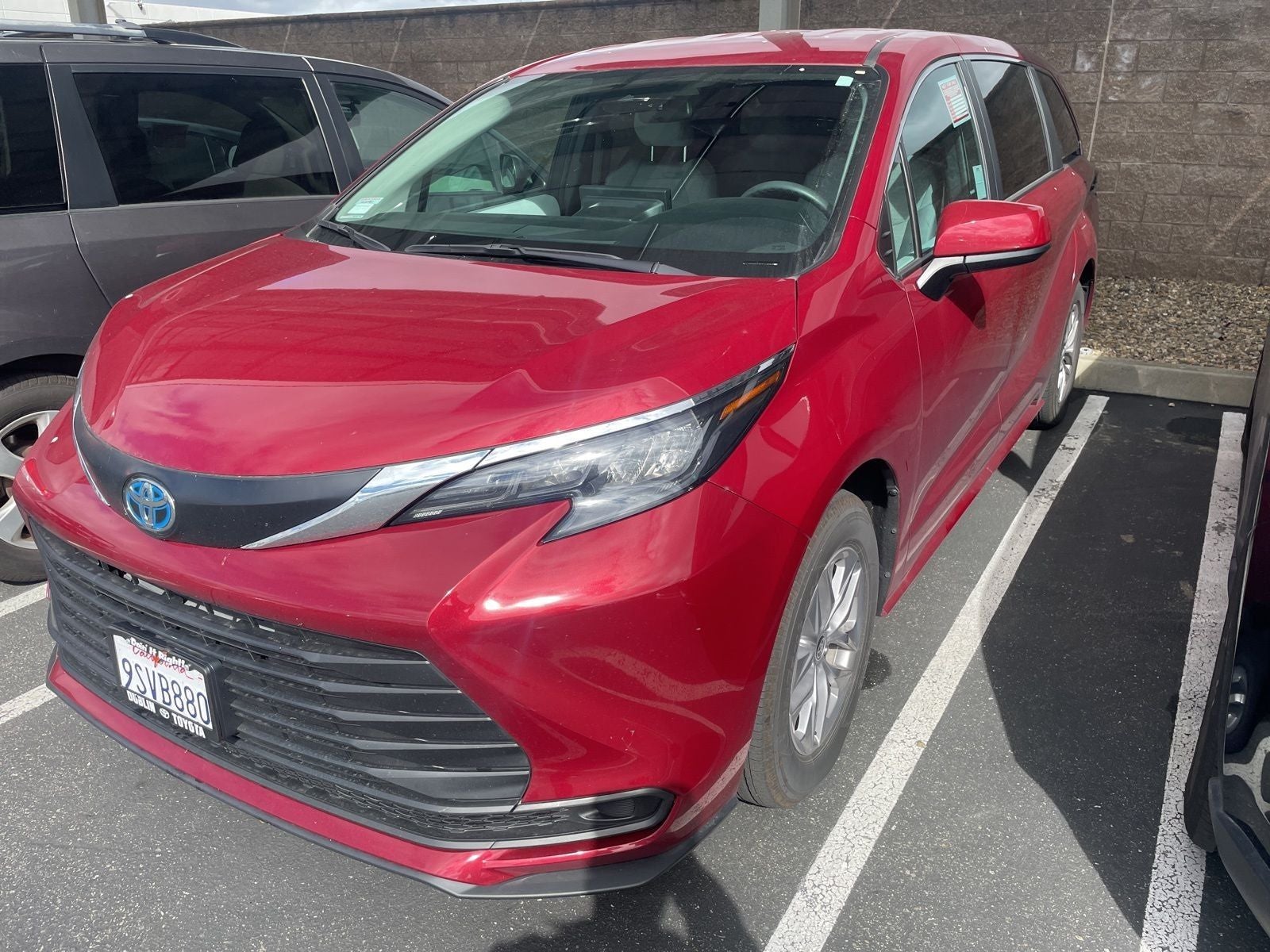 2025 Toyota Sienna LE 8 Passenger