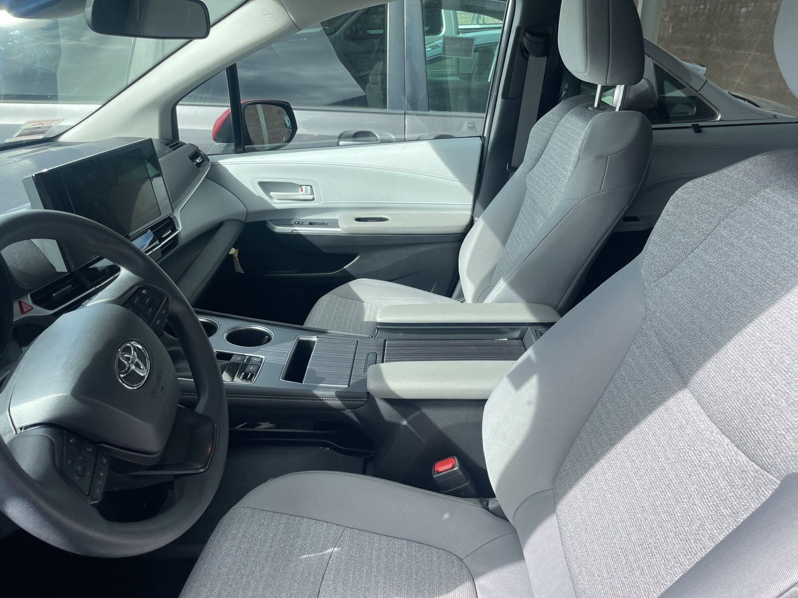 2025 Toyota Sienna LE 8 Passenger