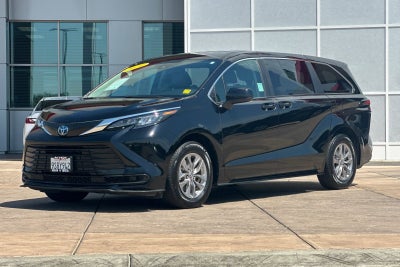 2024 Toyota Sienna LE 8 Passenger