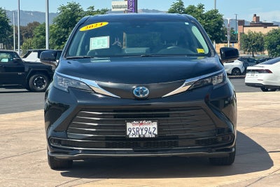 2024 Toyota Sienna LE 8 Passenger
