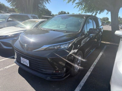 2024 Toyota Sienna LE 8 Passenger