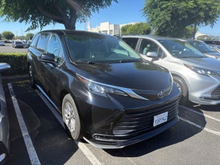 2024 Toyota Sienna LE 8 Passenger