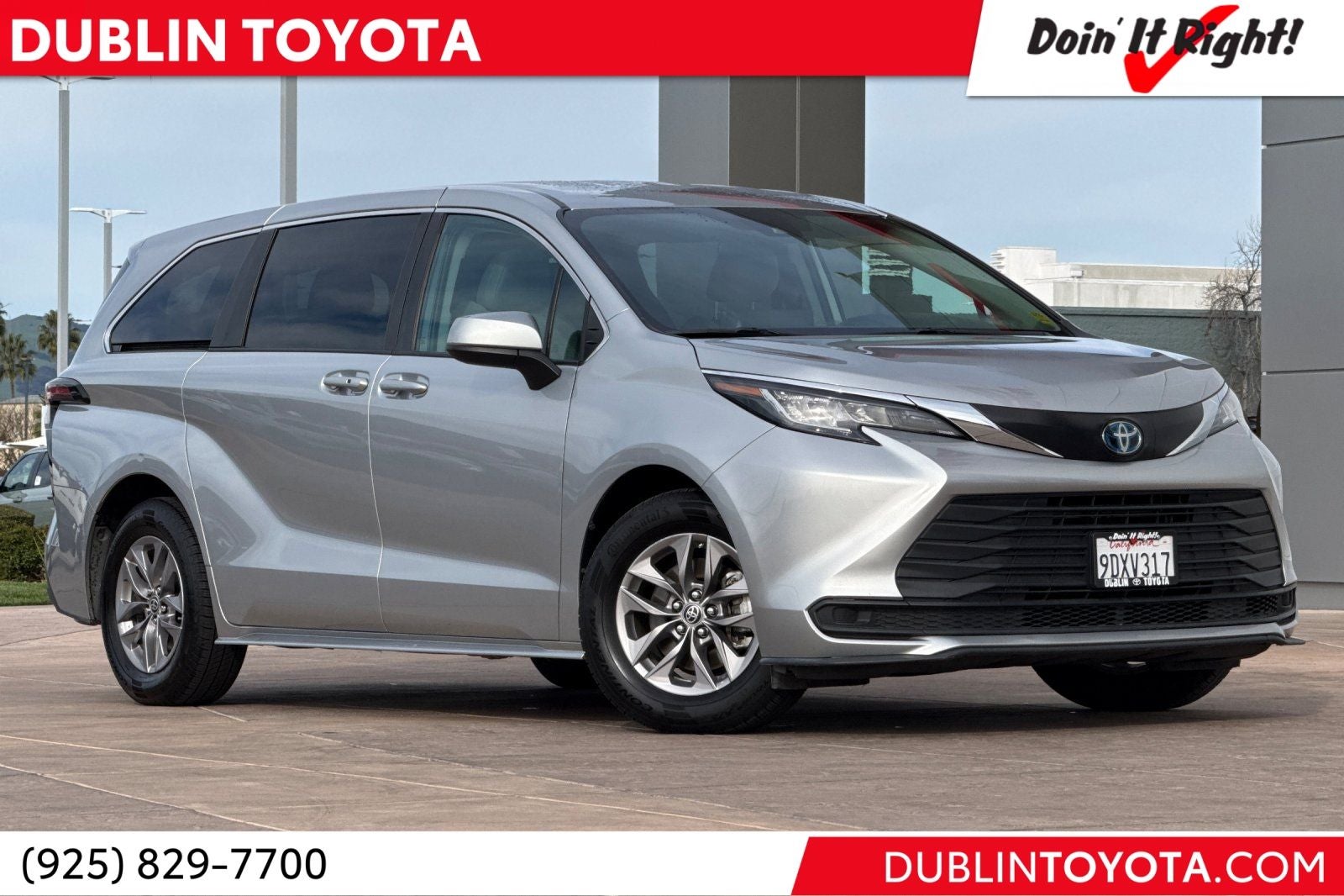 2023 Toyota Sienna LE 8 Passenger