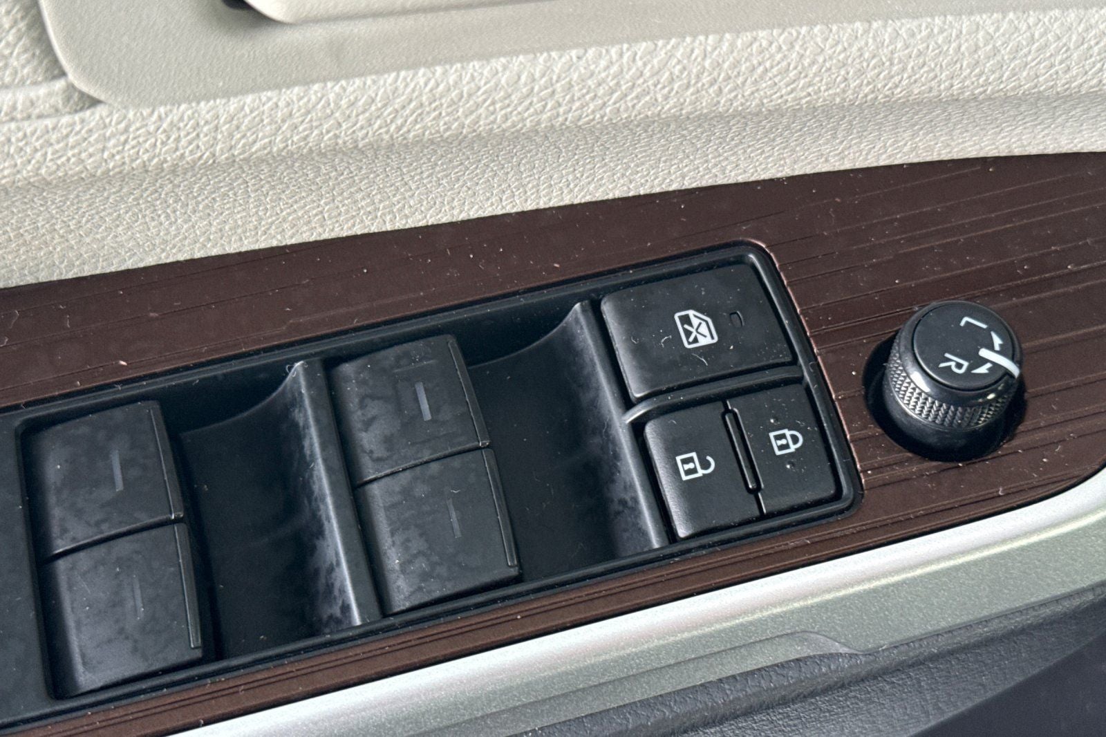 2023 Toyota Sienna LE 8 Passenger