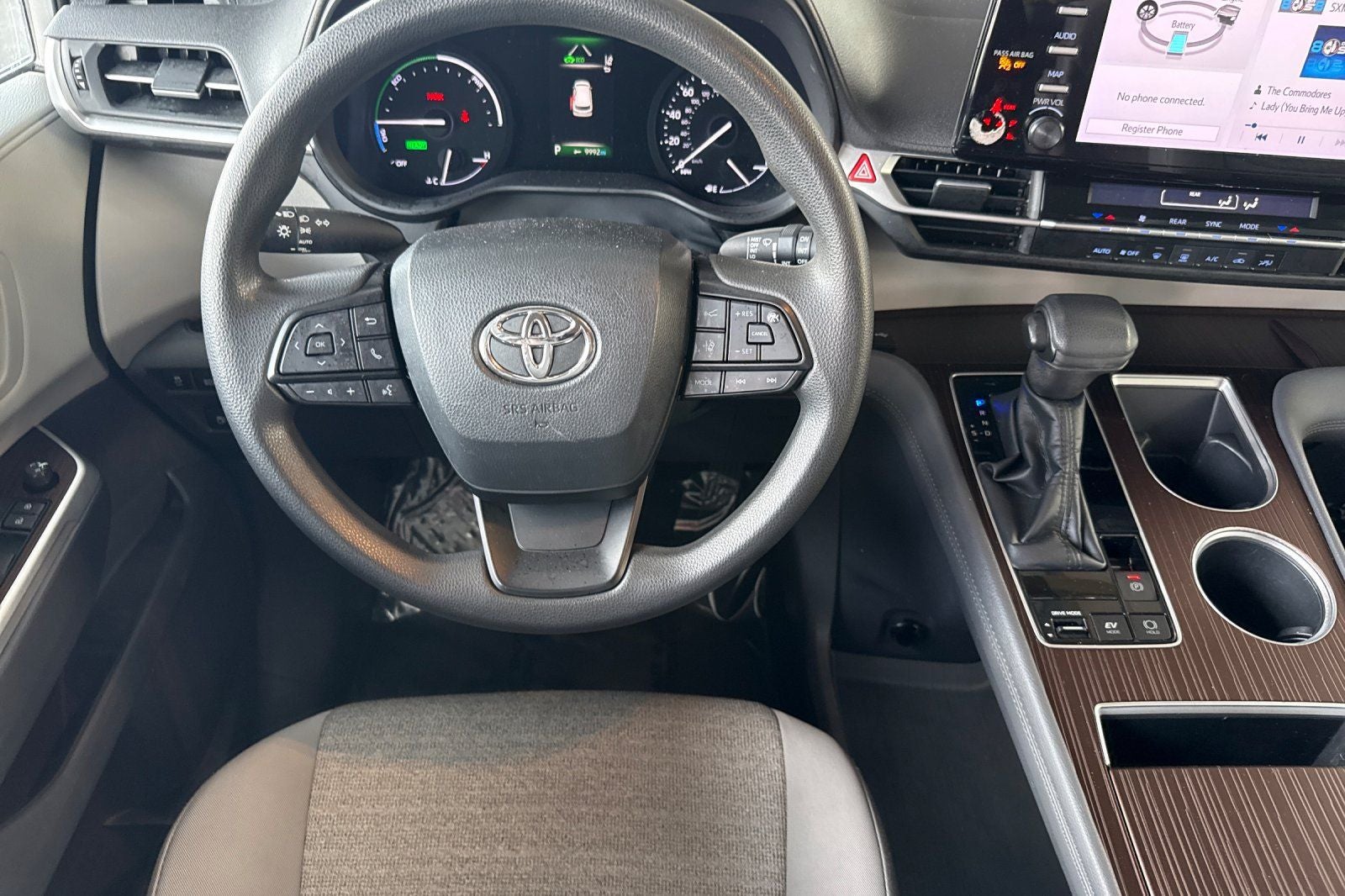 2023 Toyota Sienna LE 8 Passenger