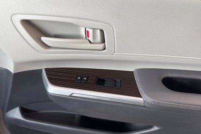 2023 Toyota Sienna LE 8 Passenger