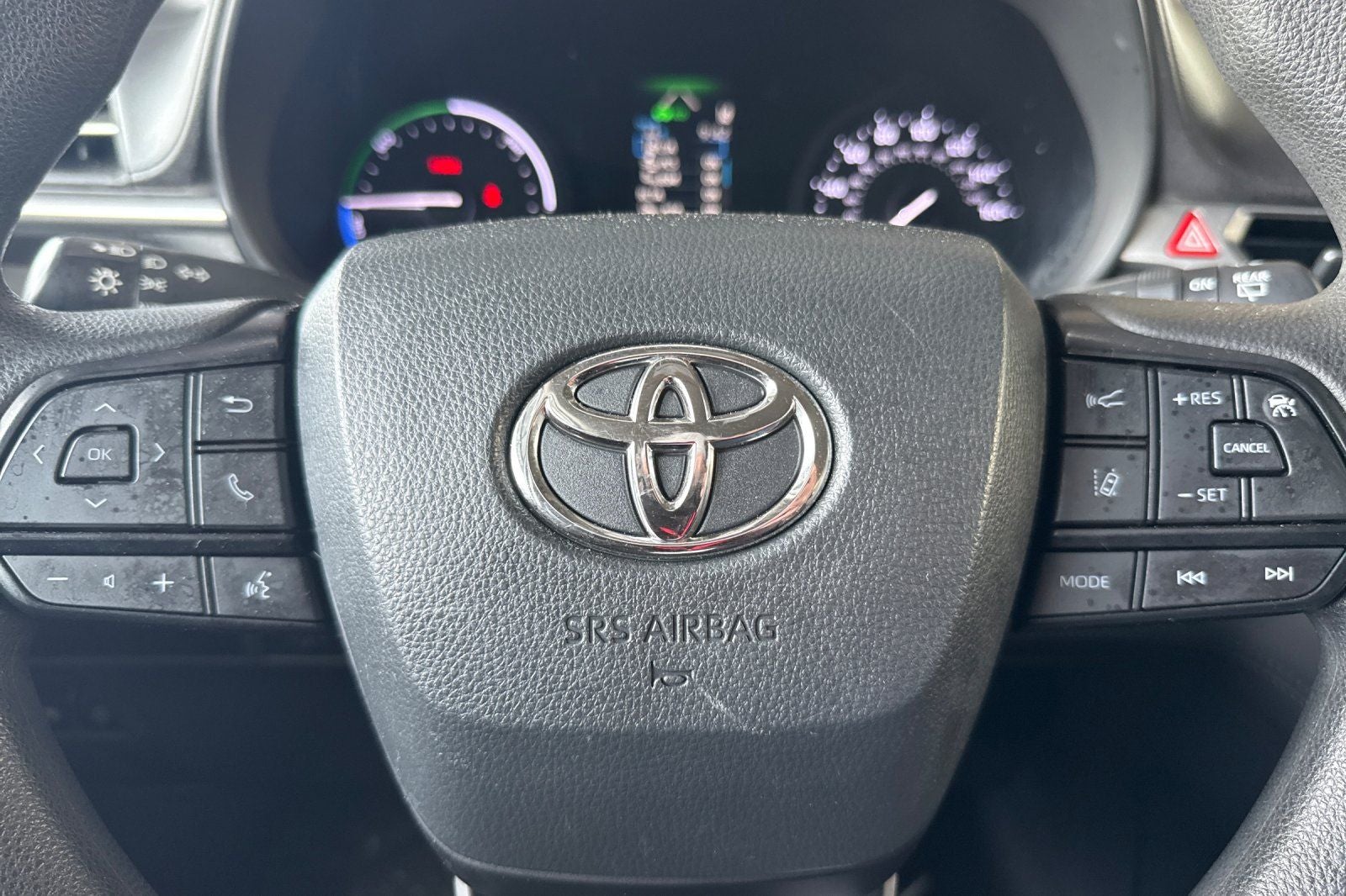 2023 Toyota Sienna LE 8 Passenger