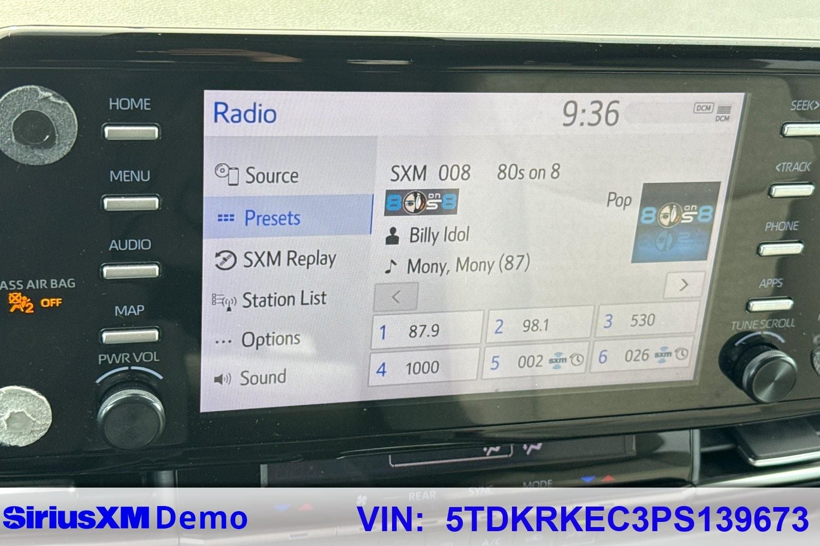 2023 Toyota Sienna LE 8 Passenger