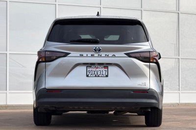 2023 Toyota Sienna LE 8 Passenger