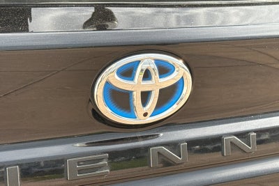 2024 Toyota Sienna LE 8 Passenger