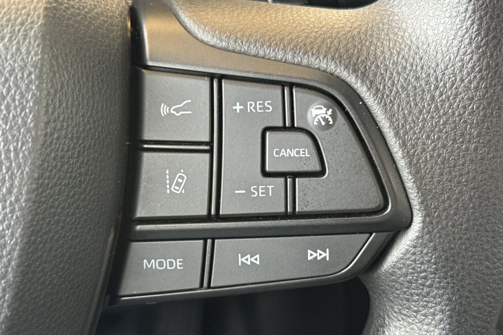 2025 Toyota Sienna LE 8 Passenger