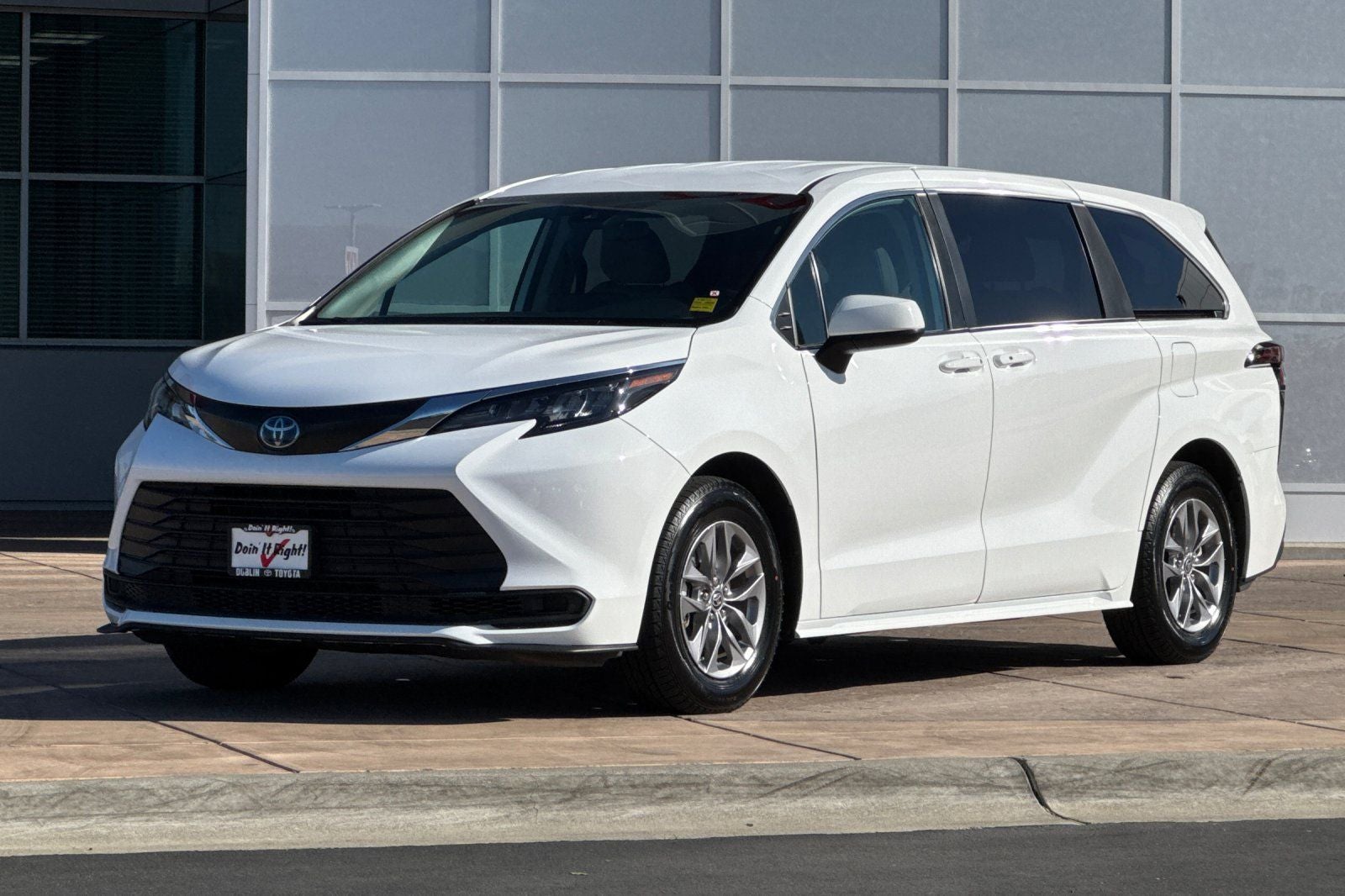 2024 Toyota Sienna LE 8 Passenger