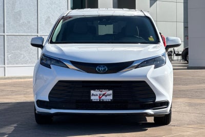 2024 Toyota Sienna LE 8 Passenger