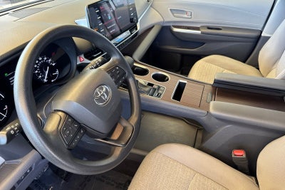 2024 Toyota Sienna LE 8 Passenger