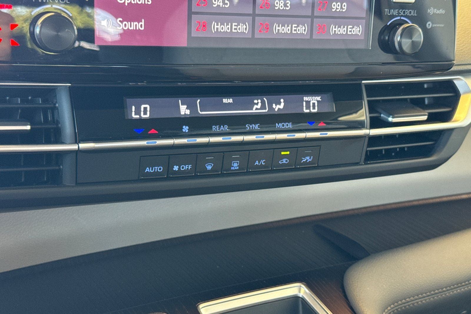 2024 Toyota Sienna LE 8 Passenger