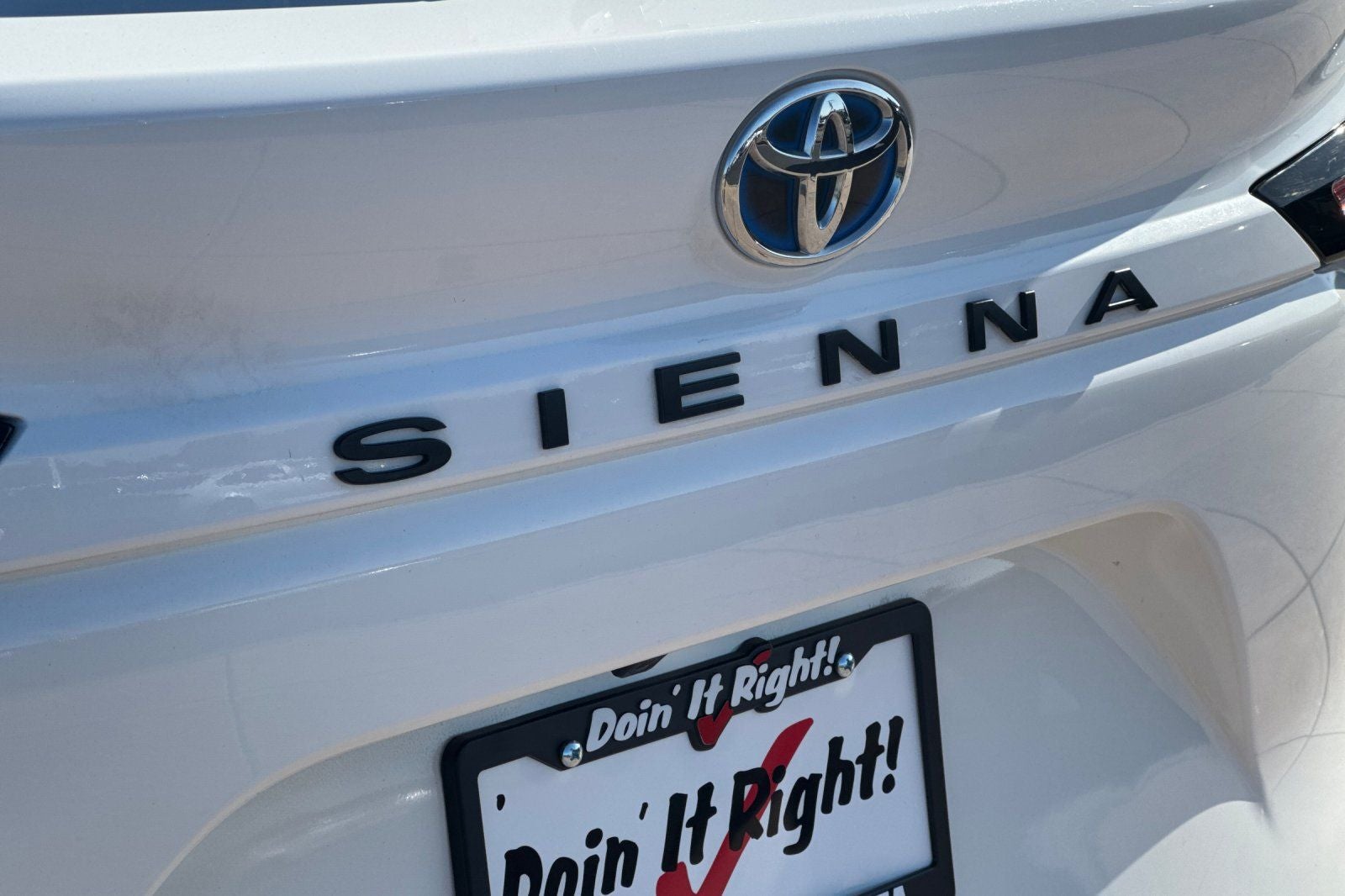 2024 Toyota Sienna LE 8 Passenger