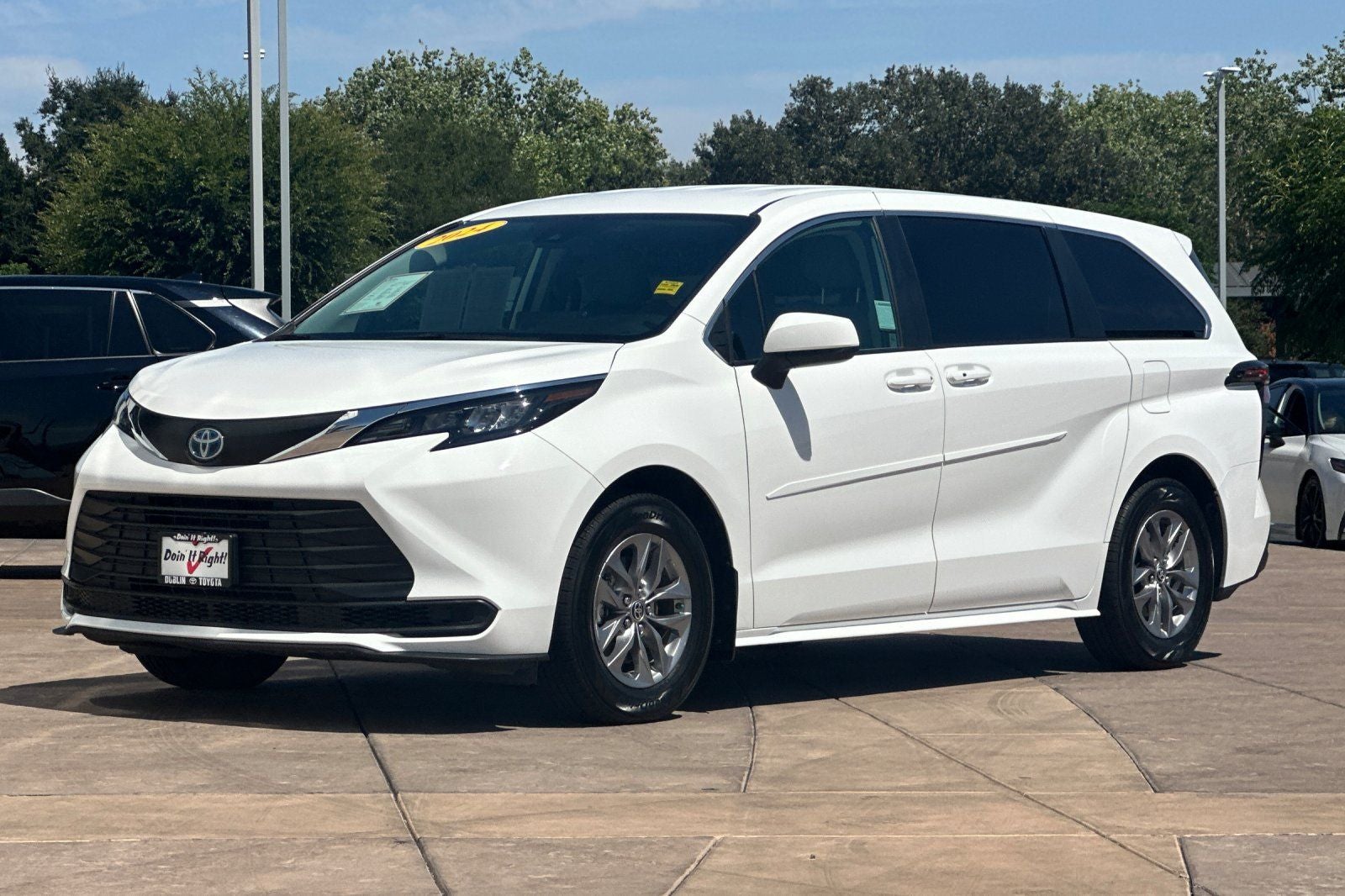 2024 Toyota Sienna LE 8 Passenger