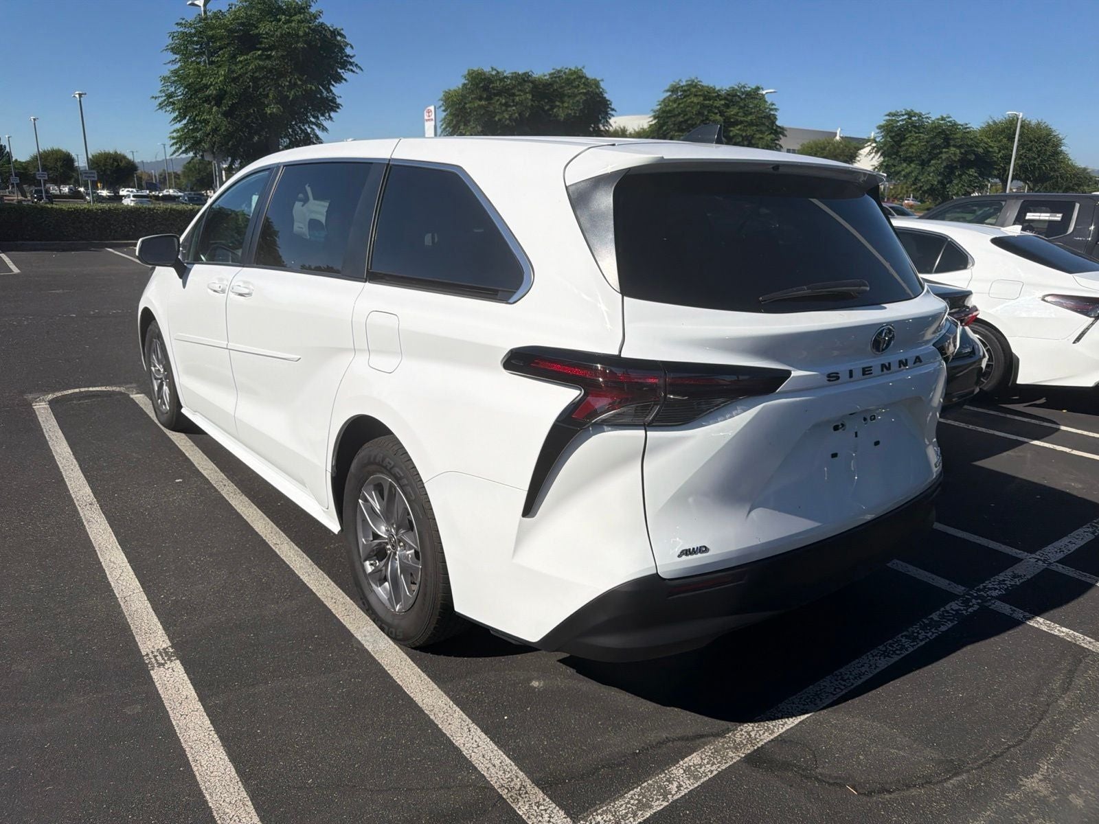 2024 Toyota Sienna LE 8 Passenger