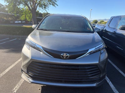 2026 Toyota Sienna LE 8 Passenger