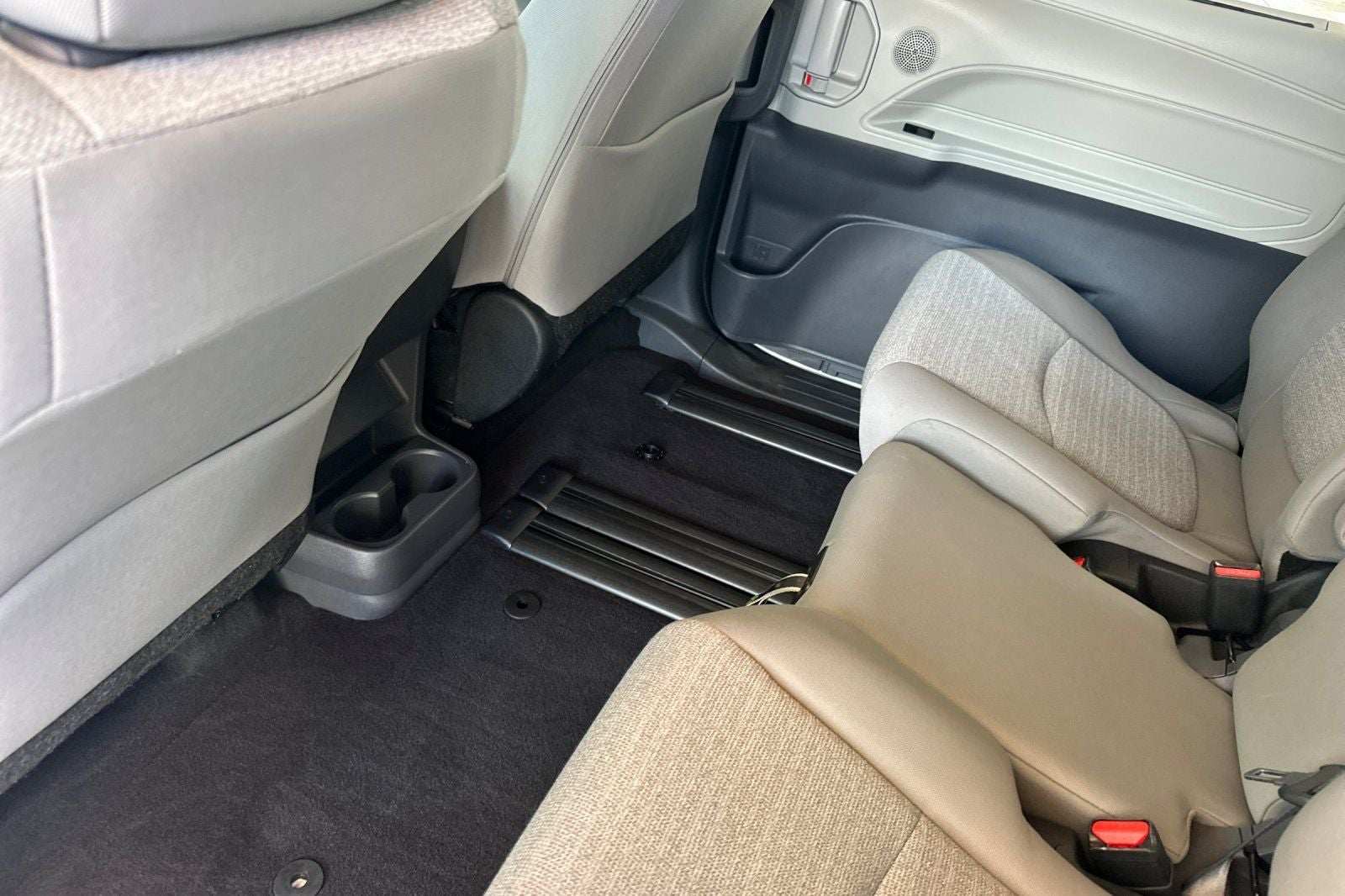 2024 Toyota Sienna LE 8 Passenger