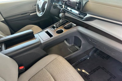 2024 Toyota Sienna LE 8 Passenger