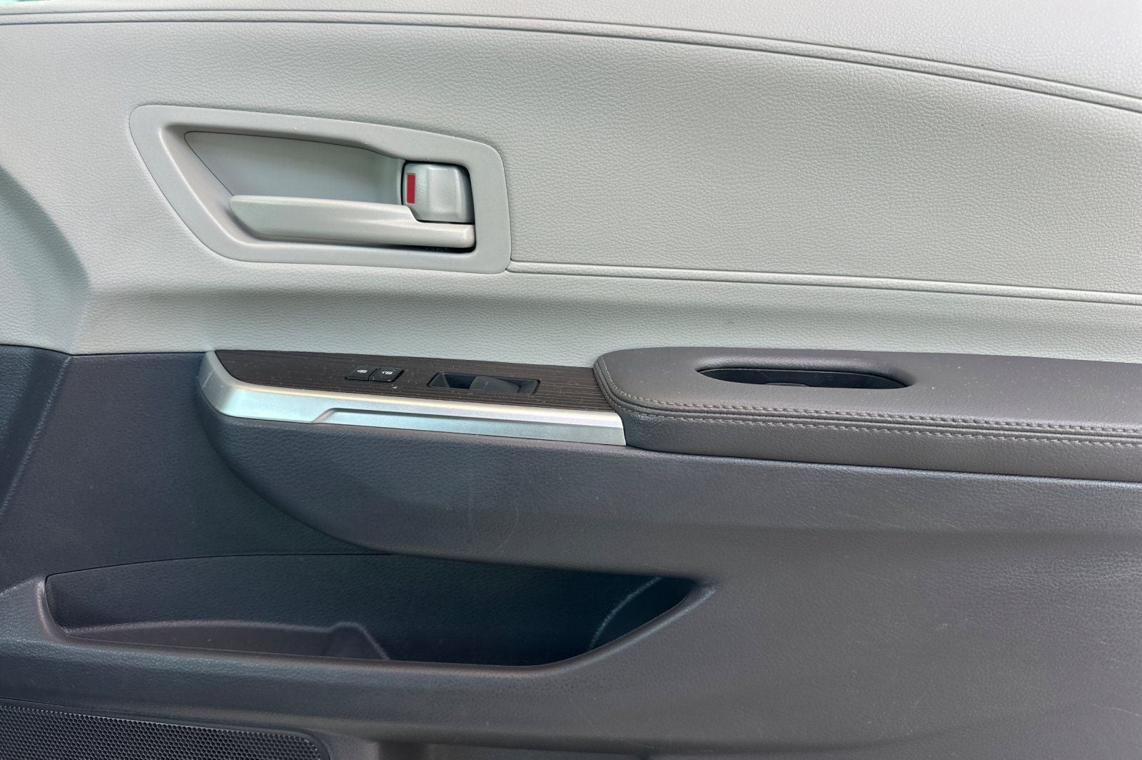 2024 Toyota Sienna LE 8 Passenger