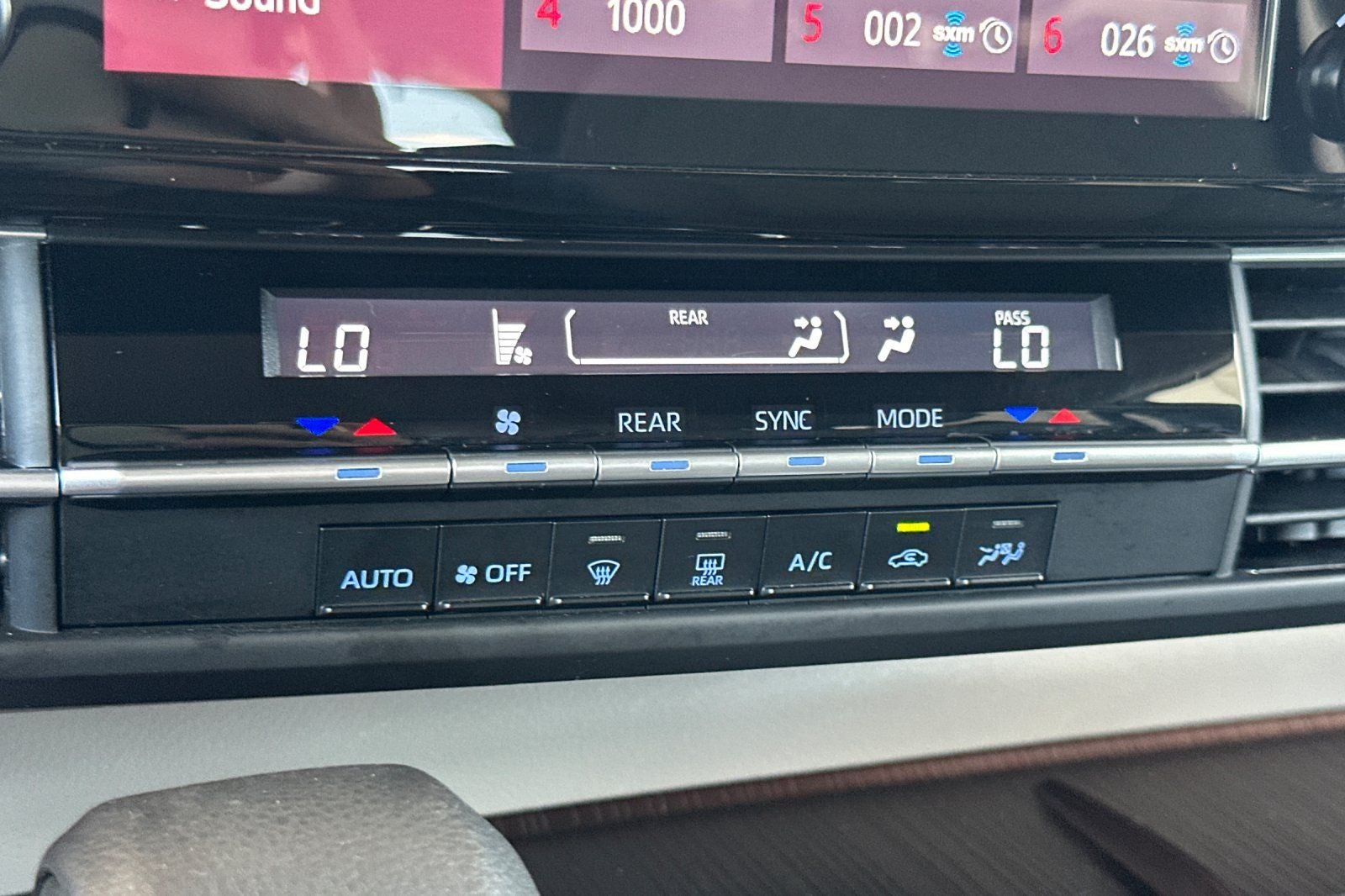 2024 Toyota Sienna LE 8 Passenger