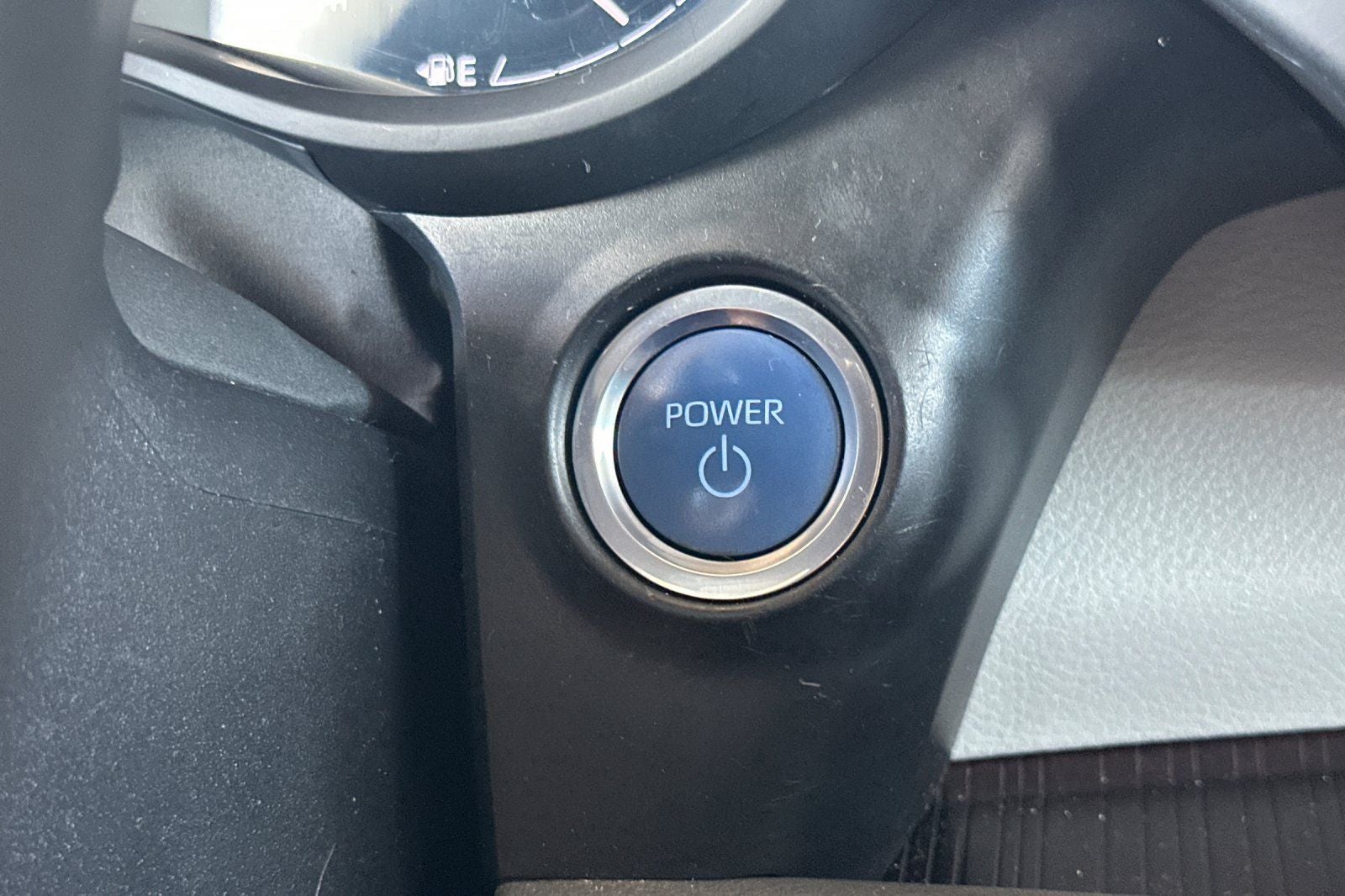 2024 Toyota Sienna LE 8 Passenger