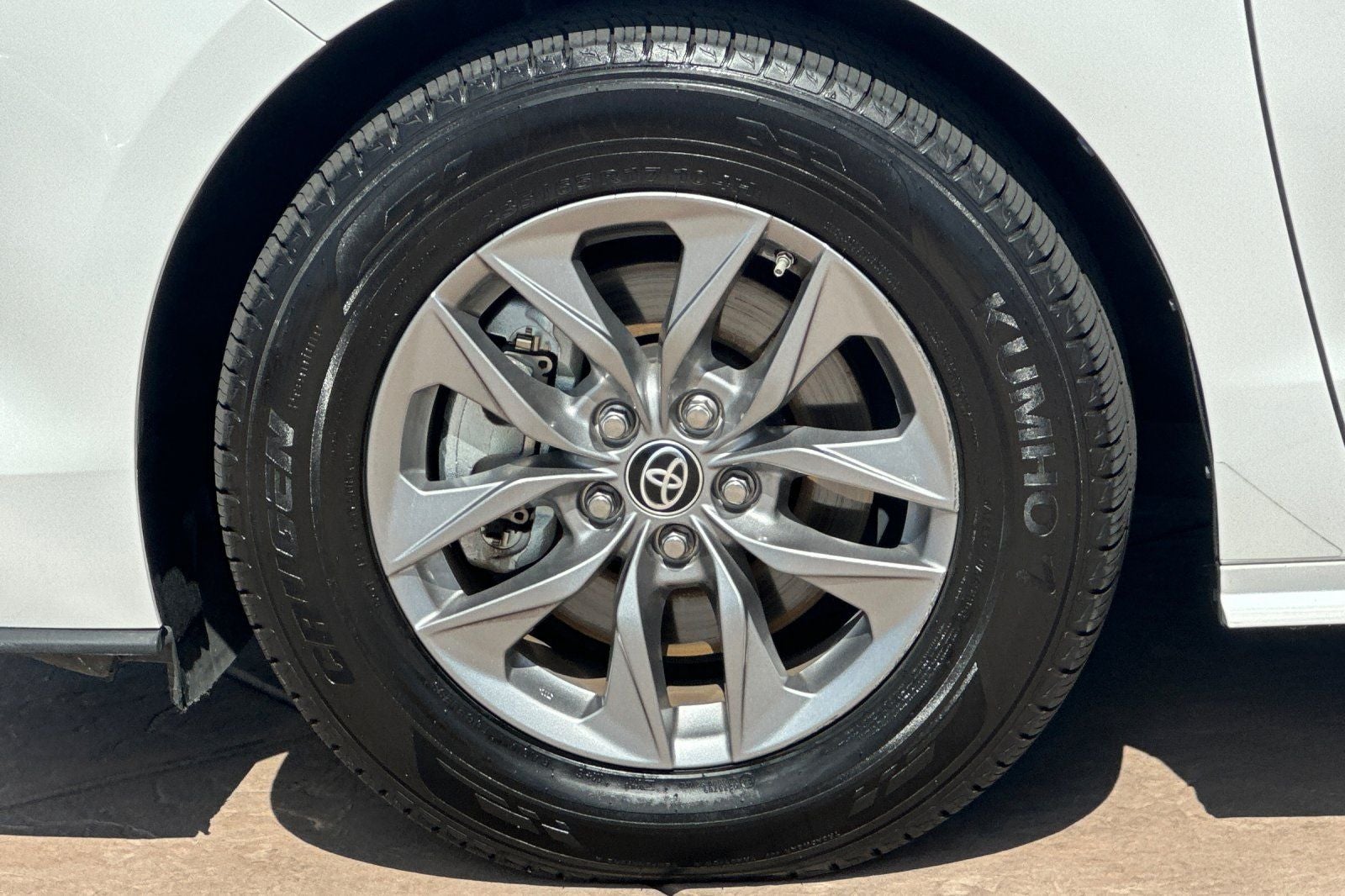 2024 Toyota Sienna LE 8 Passenger